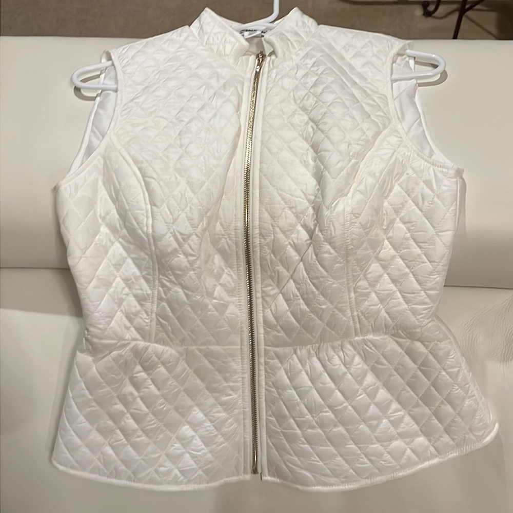 NWOT White House Black Market White Peplum Slimming Quilted Vest Size XS